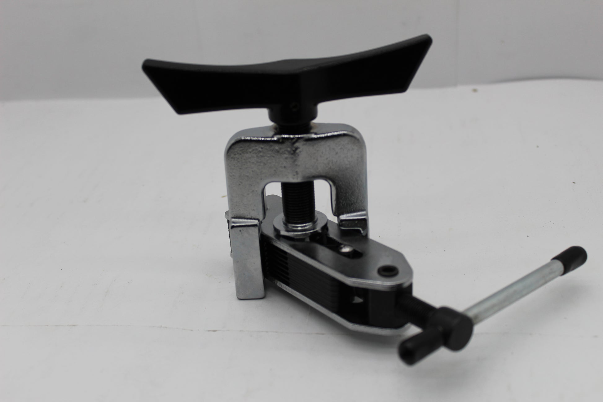 Alat za pertlovanje bakarnih cevi