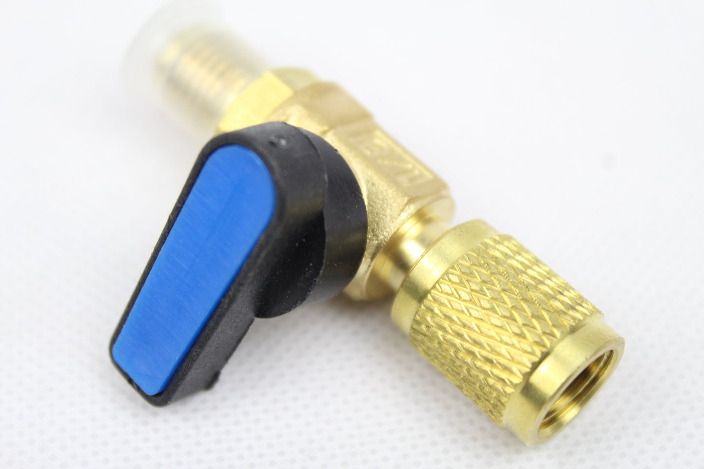 Adapter sa kugličnim ventilom