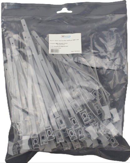 PVC plastične vezice sa sedlom u kesi sa belom pozadinom